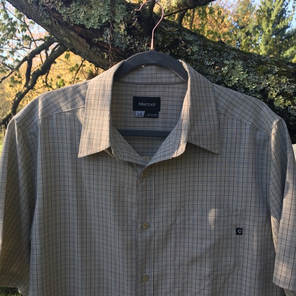 SOLD Marmot Plaid Short Sleeve Button Down Shirt LG EUC - Picture 3 of 8